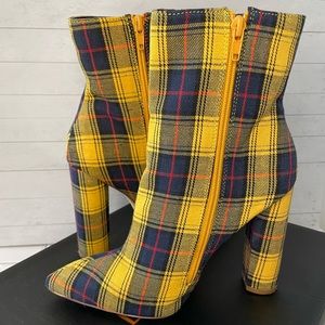 Elaska-S Women’s Yellow Plaid Pointed Toe Block Heeled Zip up Booties | Size 8